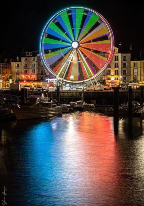 Quai 65 , 3 Pieces Sur Le Port, A 250 M De La Rue Pietonne Et De La Mer دْييب المظهر الخارجي الصورة